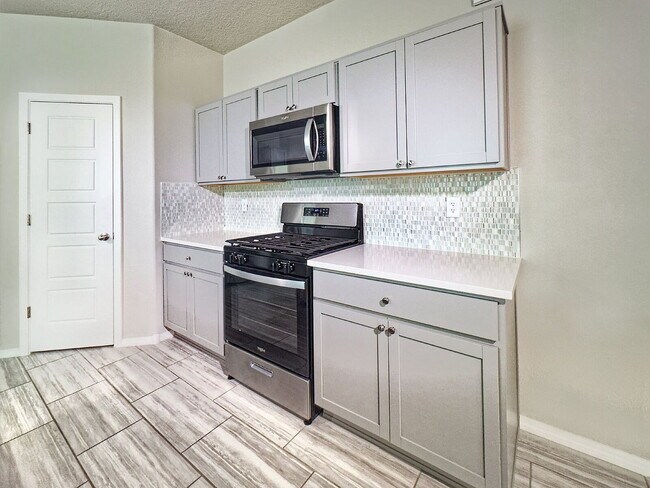 Building Photo - Single Family Home