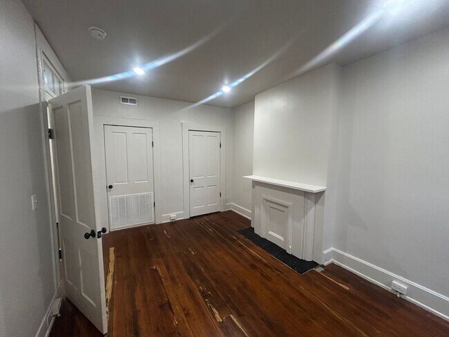 Building Photo - 920 Washington Ave