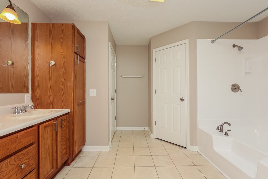 Building Photo - 2306 Leighton Way