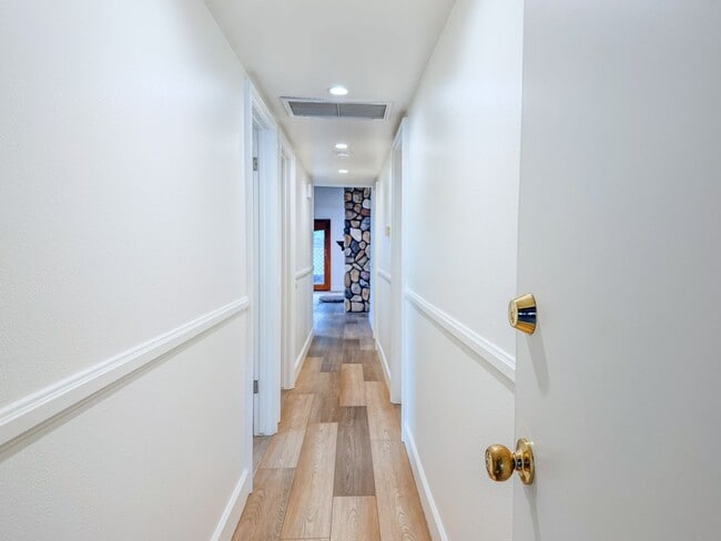 Building Photo - 5142 Sandpiper Way