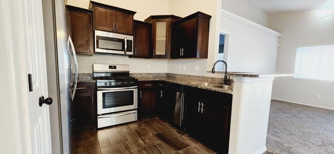 Building Photo - Stunning 4 bedroom, 2 bath home in East El Paso!