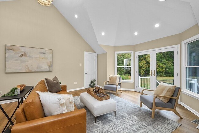 Building Photo - 94 Hudson Rd