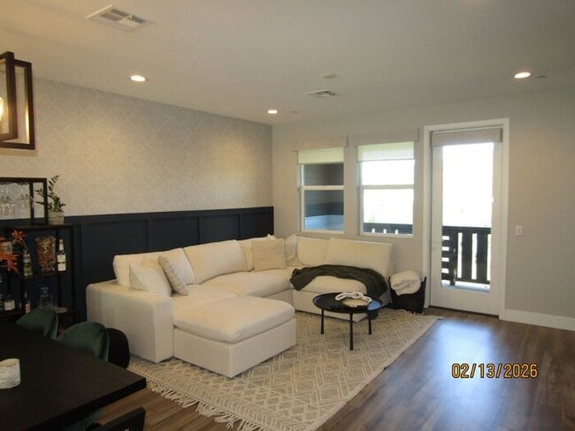 Building Photo - Luxury Living in Fountaingrove Wine Country/ Excellent location with rare views/ Fully upgraded i...