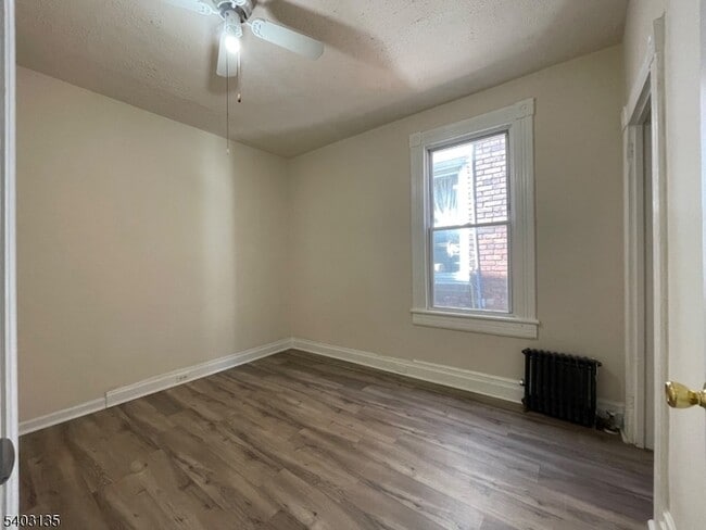 Building Photo - 115 Park Ave