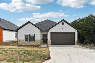Building Photo - 744 E Bluebonnet Dr