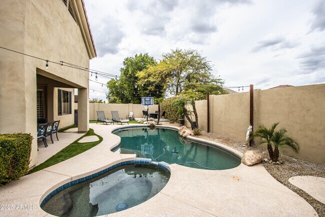 Building Photo - 10412 E Acoma Dr