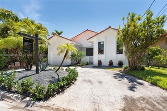 Building Photo - 8951 Byron Ave