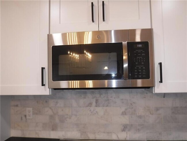 Building Photo - 4469 Leonora Dr