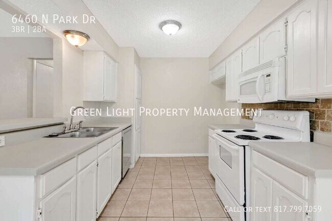 Building Photo - 6460 N Park Dr