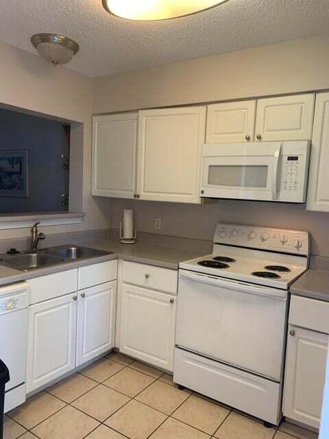 Building Photo - 4276 Calinda Ln