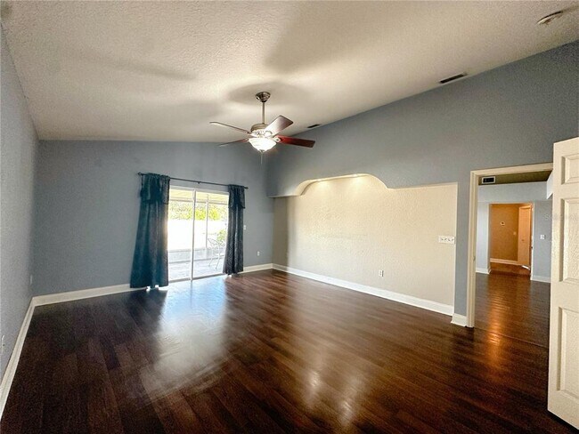 Building Photo - 5544 Fischer Dr