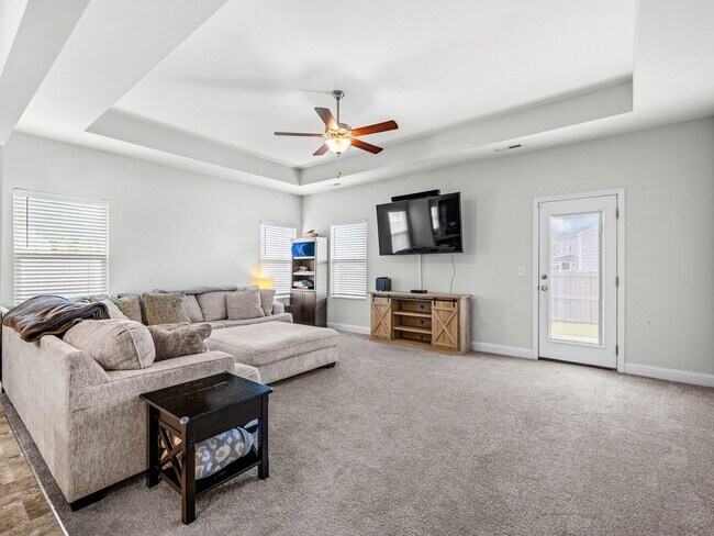 Building Photo - Towne Pointe Community