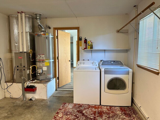 Building Photo - 1 Bedroom, 1 Bath Duplex – Sunny McKinleyville