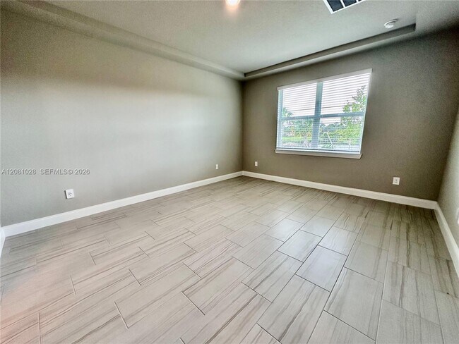Building Photo - 9035 Dahlia Cir