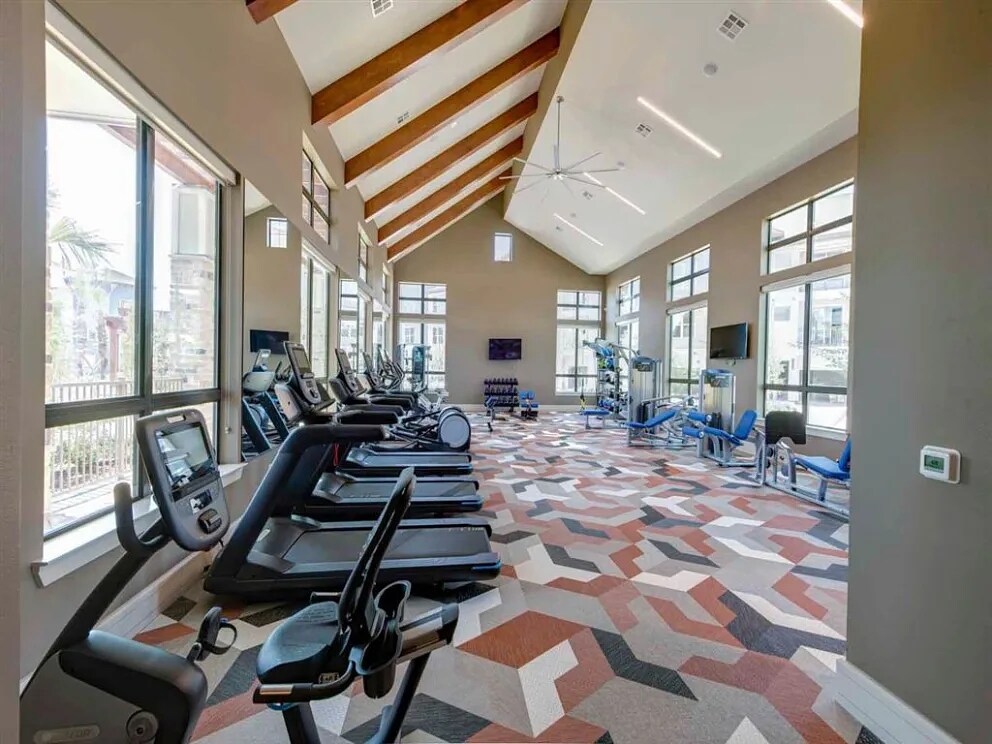 Building Photo - 20290 Park Lake View Dr