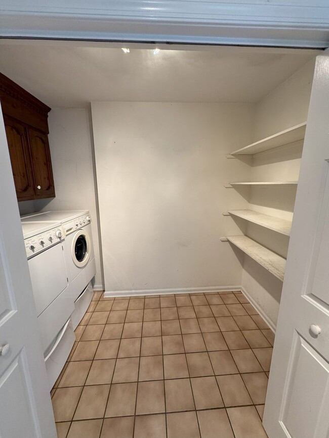 Building Photo - Charming 2 Bedroom in Churchland