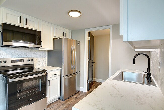 Building Photo - 306 Chadwick Pl