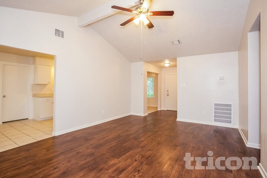 Building Photo - 22510 Leedstown Ln