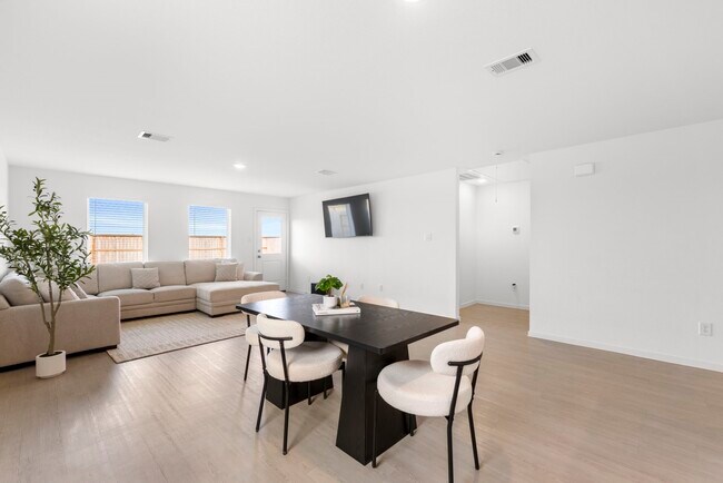 Building Photo - 16707 Rolling Pasture Ln