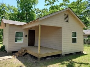 Building Photo - 4247 Rightway Ave
