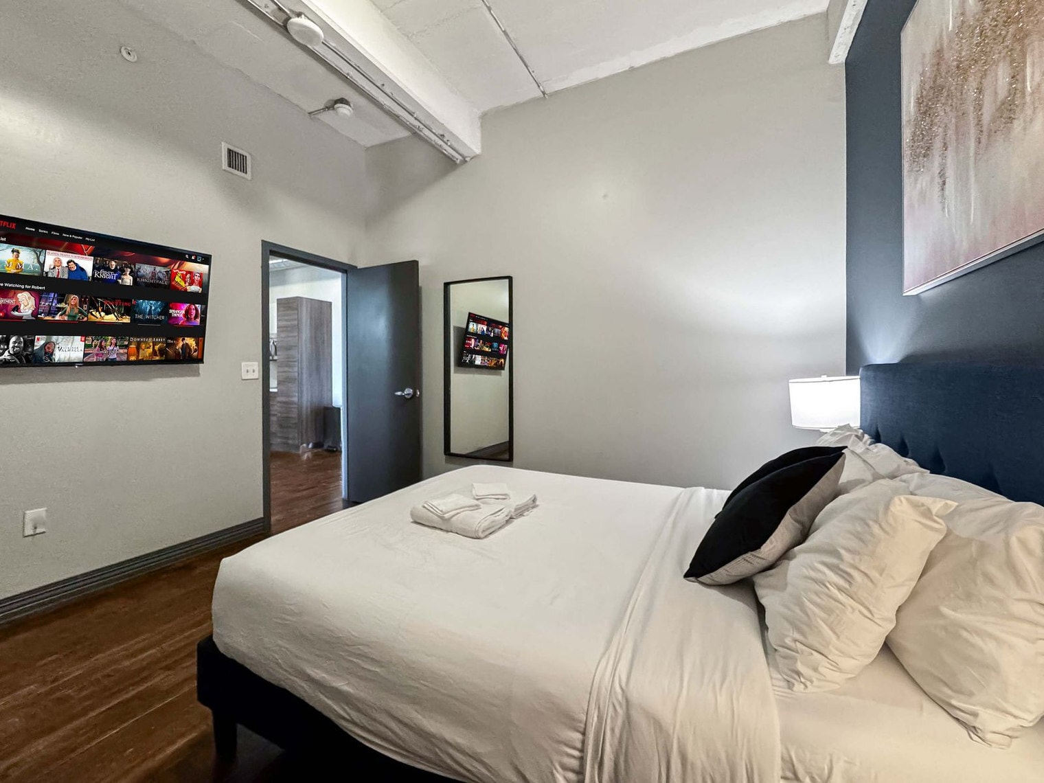 Building Photo - 555 Evergreen St