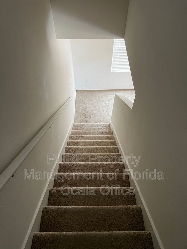 Building Photo - 2880 NE 43rd Rd