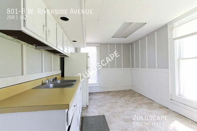 Building Photo - 801 W. Riverside Unit B / 2 bedroom 1 bath...