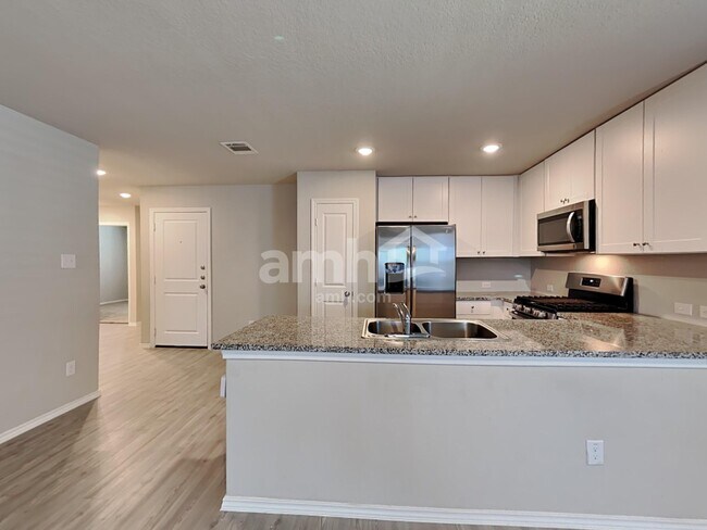 Building Photo - 502 Summersweet Rd