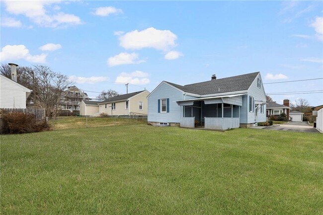 Building Photo - 5 Holten Ave