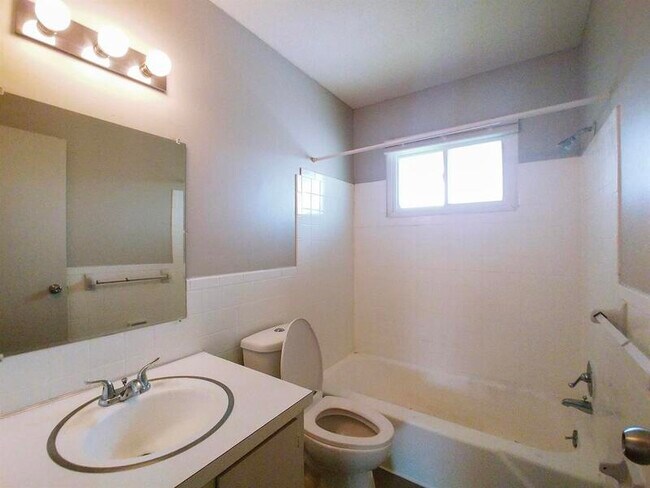 Building Photo - 4420 S 25th St