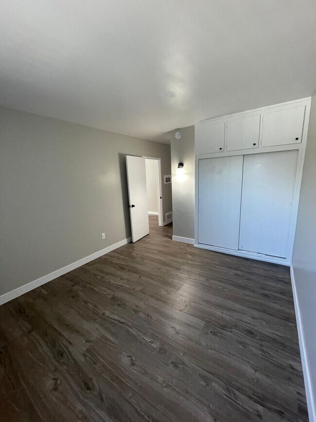 Building Photo - 1616 Cherry Ln