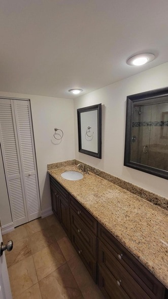 Building Photo - 117 1st Ct