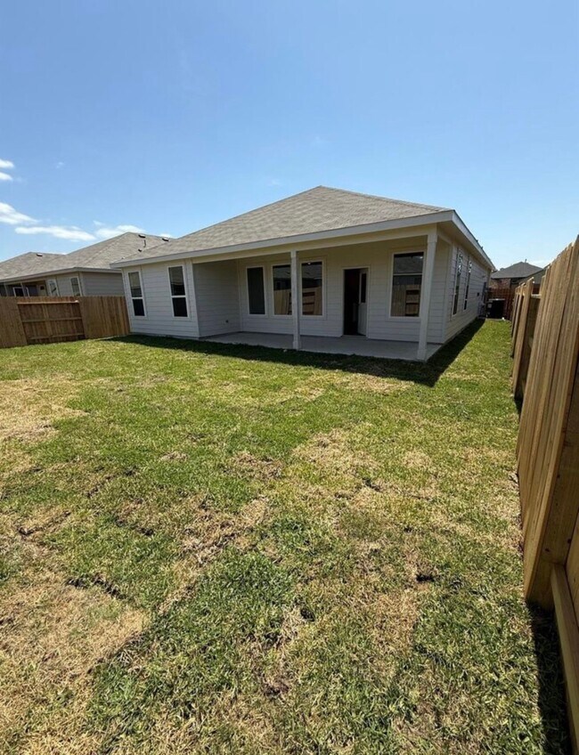 Building Photo - 16052 Tallis Dr