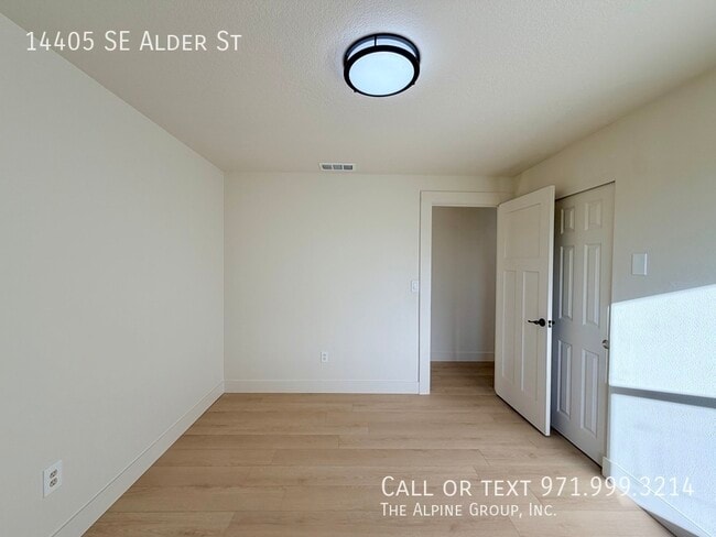 Building Photo - 14405 SE Alder St