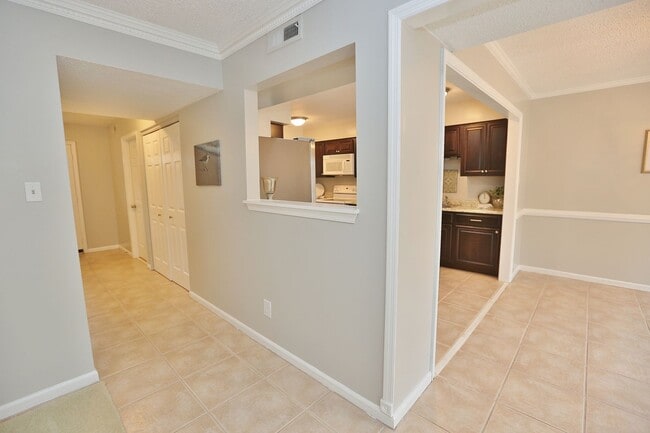 Building Photo - MUST SEE! Charming 3-Bedroom Townhome in Thoroughgood! 1-Car Attached Garage!
