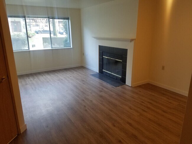 Building Photo - Watermarke Apartments - 1 bedroom