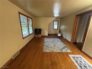 Building Photo - 644 W Judson Ave