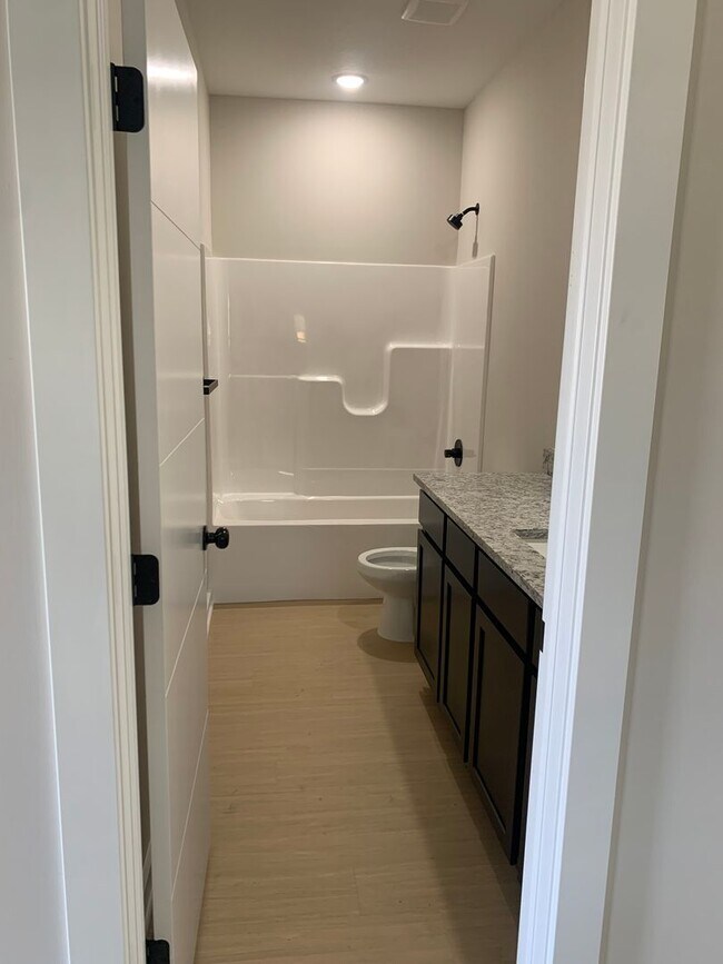 Building Photo - 5406-08 BRESSLER Dr