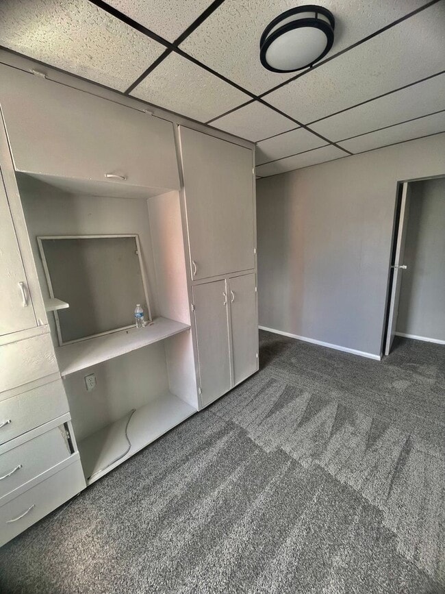 Building Photo - 2 Bed 1 Bath- Pittsburgh Pa