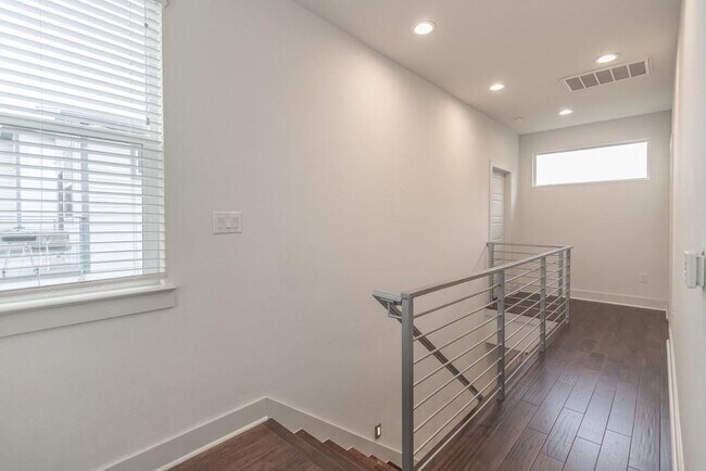 Building Photo - 7301 Providence Ave