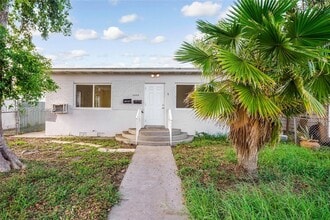 Building Photo - 2025 Fillmore St