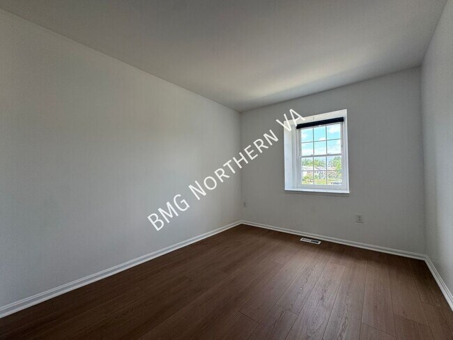 Building Photo - 8763 Bretton Woods Dr