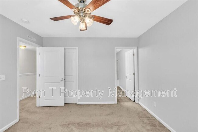 Building Photo - 213 Cromer St