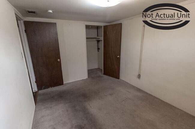 Building Photo - 2929 Northland Dr