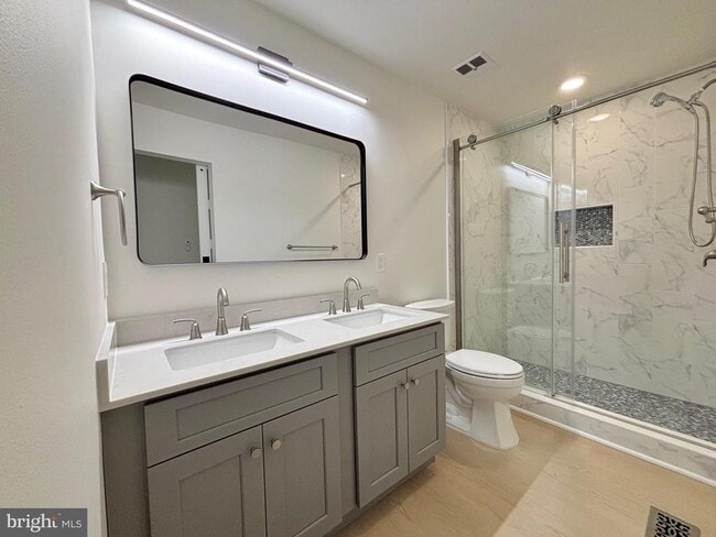 Building Photo - 20207 Laurel Hill Way