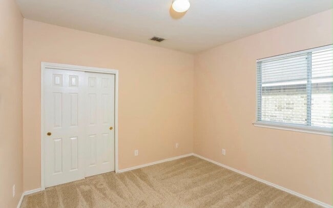 Building Photo - 6119 Briscoe Leaf