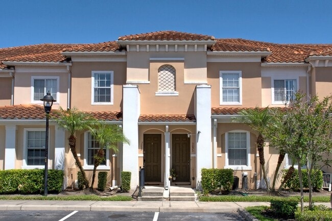 Primary Photo - Gorgeous Fully Furnished Townhome Close to...