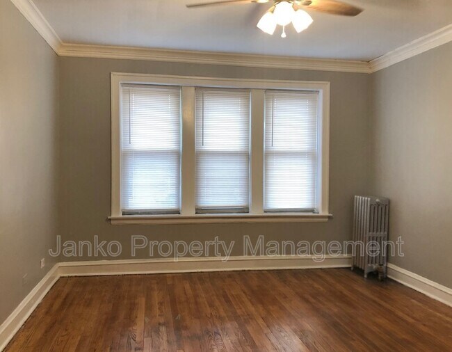 Building Photo - 2909 W 56th St
