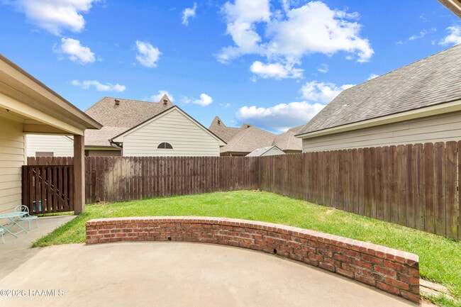 Building Photo - 126 Heathwood Dr