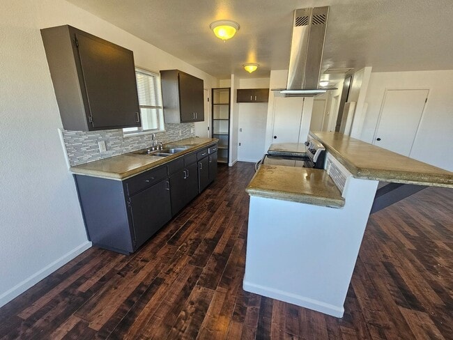 Building Photo - 2 Bedroom 1 Bathroom Home for Rent in Corning!